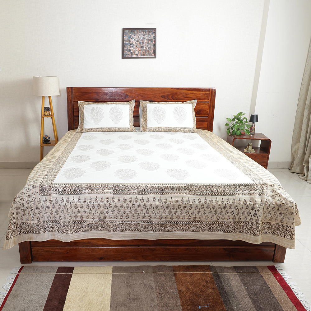 Sand Paisley Buta : Hand Block Printed White Cotton Bedsheet with Pillow Covers, Queen 90″ x 108″ - Image 2