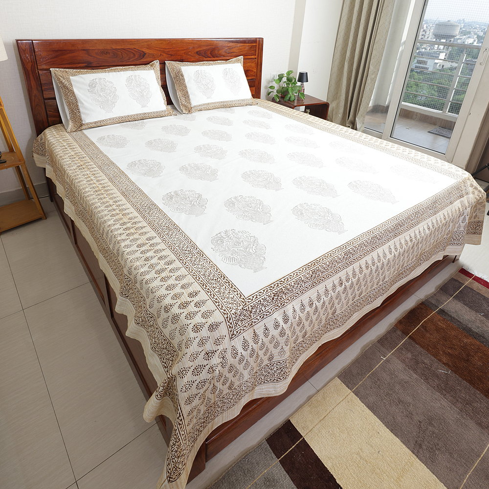 Sand Paisley Buta : Hand Block Printed White Cotton Bedsheet with Pillow Covers, Queen 90″ x 108″ - Image 3